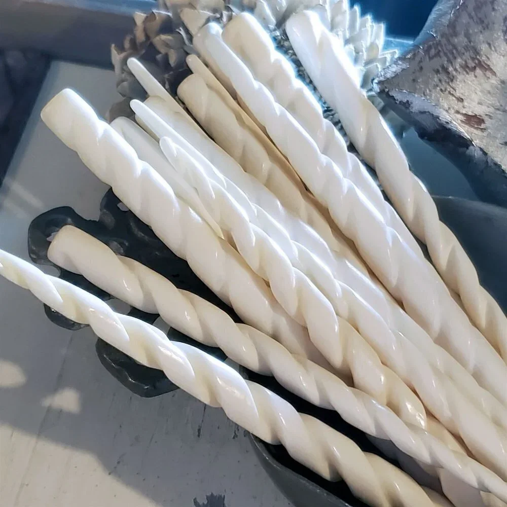 Handcrafted Avant Garde India Off White Carved Twisted Buffalo Bone Hair Stick - Picture 6 of 11